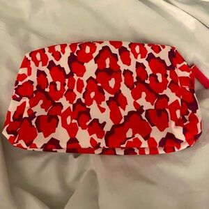 Estée Lauder Makeup Bag Polyester. Easy clean